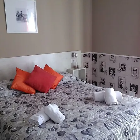 Sweet Two Steps From The Ruins... Bed and Breakfast