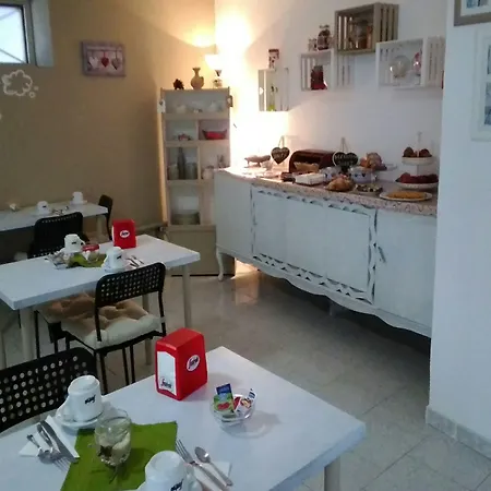 Sweet Two Steps From The Ruins... Bed and Breakfast 3*