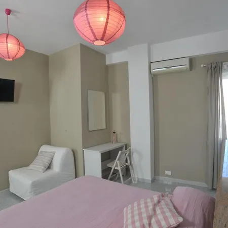 Sweet Two Steps From The Ruins... Bed and Breakfast