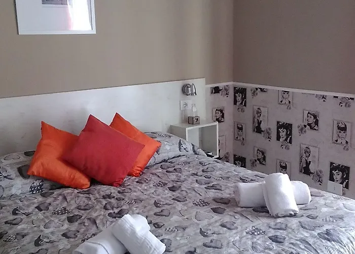 Sweet Two Steps From The Ruins... Bed & Breakfast