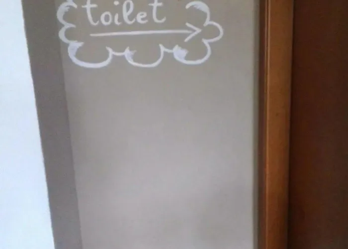 Sweet Two Steps From The Ruins... Bed & Breakfast