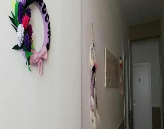 Sweet Two Steps From The Ruins... Bed & Breakfast